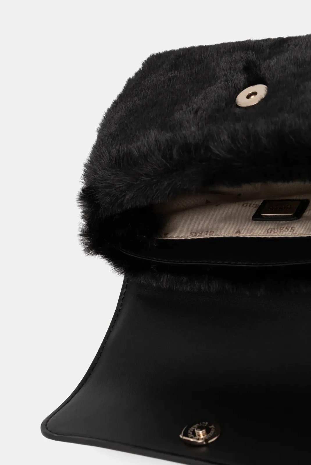 httpswwwkingofwearcommediaimg202502fevrier1202guessmarohwwg9537210420250212031145000000