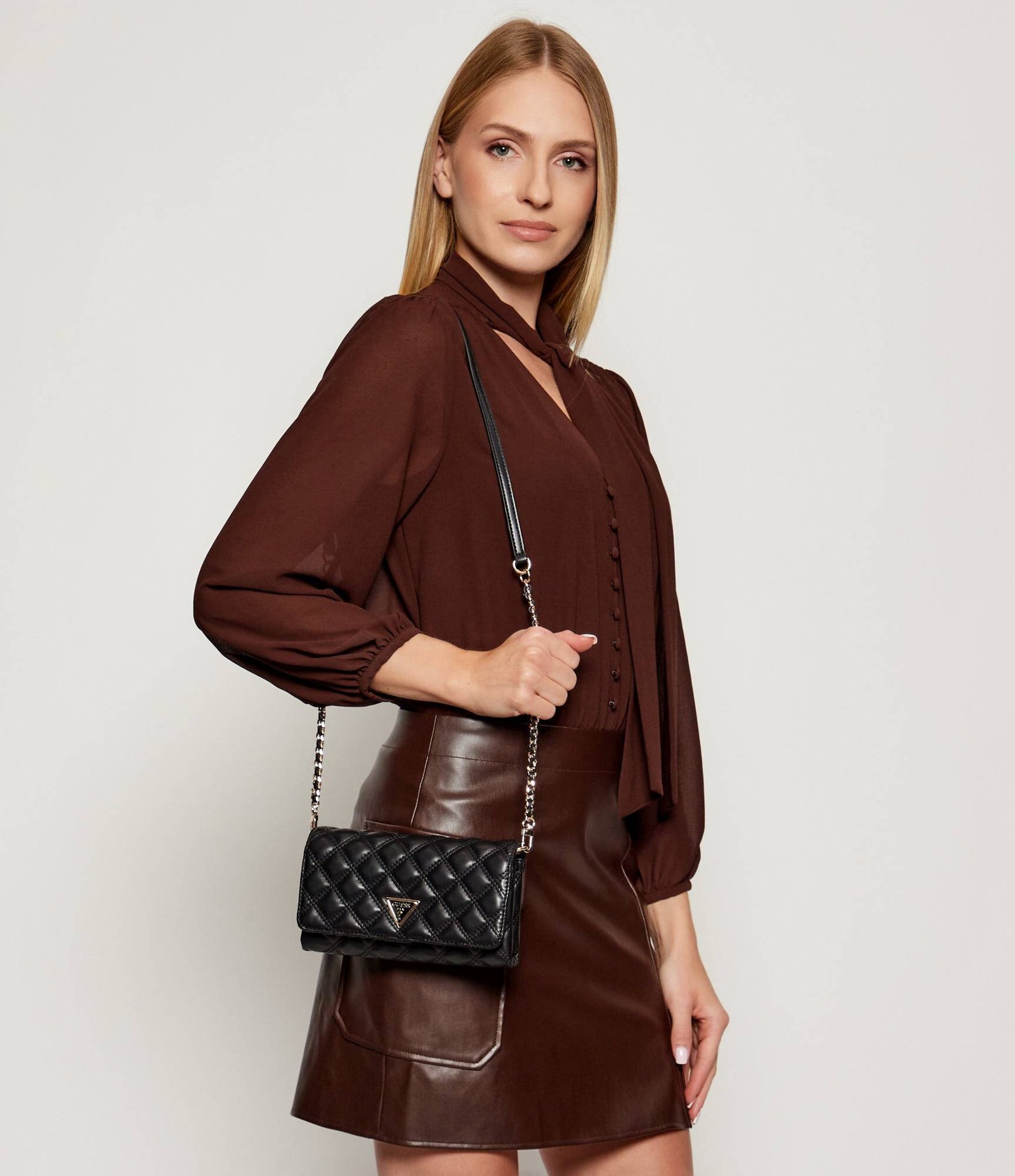 guess-jeans_sac-porte-epaule_hwqg96-73750